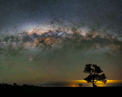   A Galactic Night of Planet Earth von Babak Tafreshi