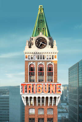   Tribune  Tower,  Oakland by Chris Hytha