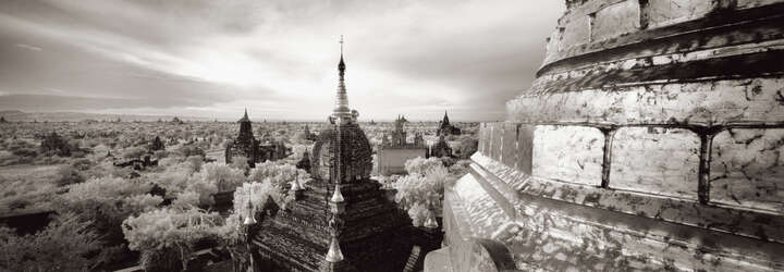   Dhammayazika Pagoda, Bagan, Myanmar von Helmut Hirler