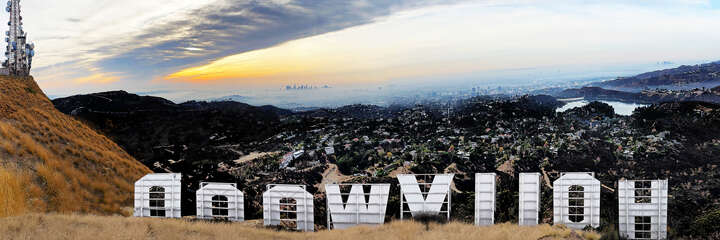  Panorama Stadt: Father&Son. Behind the Hollywood Sign #1 von Larry Yust