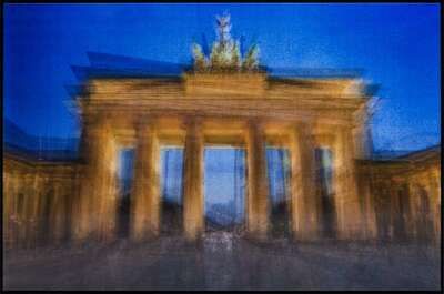   Brandenburger Gate, Day and Night von Pep Ventosa