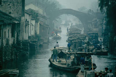   Suzchou, China 1981 by Robert Lebeck