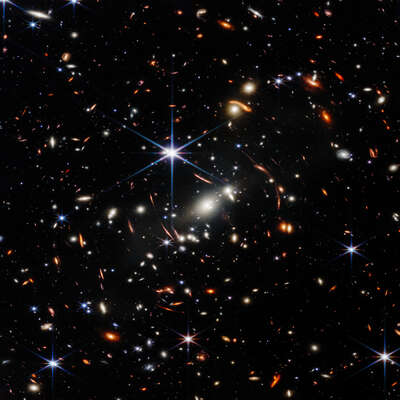   Galaxy cluster SMACS 0723 de Hubble Telescope
