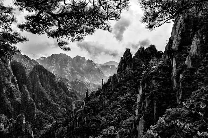   The Planet of Huangshan von Tatiana Gorilovsky