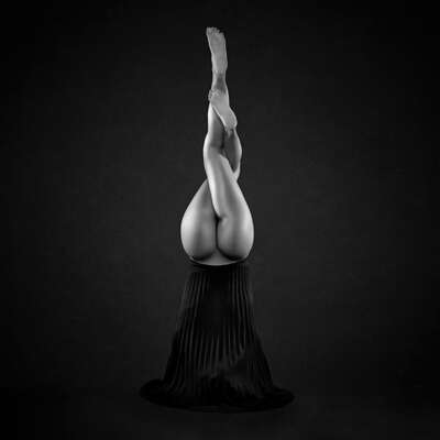  Erotic Photo Art: A Play of Light and Shadow: Yogin no3 by Tomáš Paule